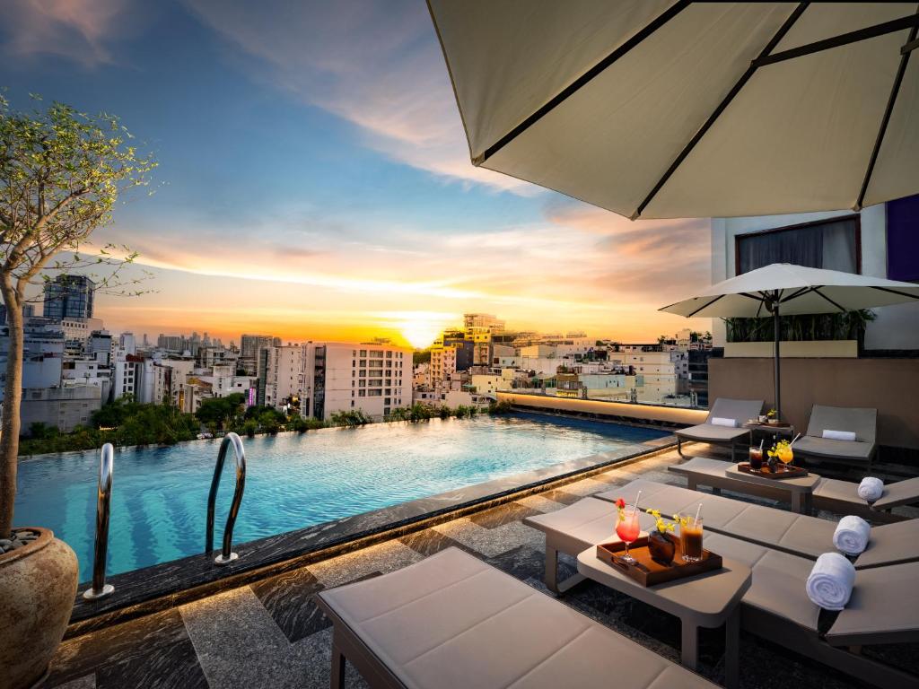 grand saigon